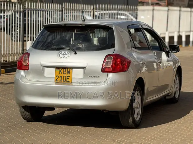 Toyota Auris 2007 Nyeupe - 1