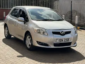 Toyota Auris 2007 Nyeupe