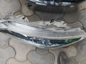 Honda Vezel 2015/2016 Taa za Mbele (Kila Moja)
