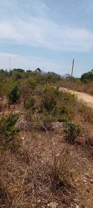 Kitalu cha Galu Beach Cha Eka 1 - Safu ya Pili, Karibu na Ufukwe