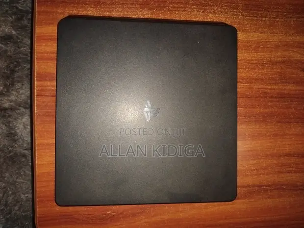PS4 Slim 500GB Konsole - 1