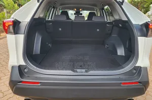 Toyota RAV4 2019 White