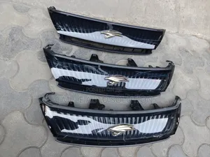 Grille ya Mbele ya Toyota Harrier 2015/2016