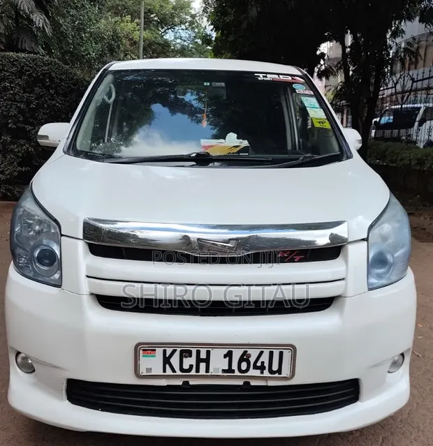 Toyota Noah 2009 White - 1