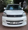 Toyota Voxy 2002 White - 1