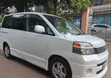 Toyota Voxy 2002 White - 2