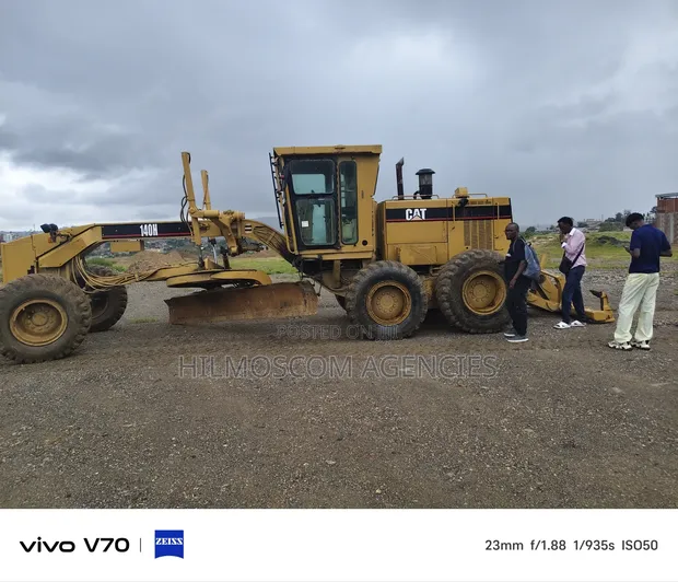 Caterpillar 140H Motor Grader - 1