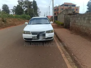 Nissan Sunny 2003 White