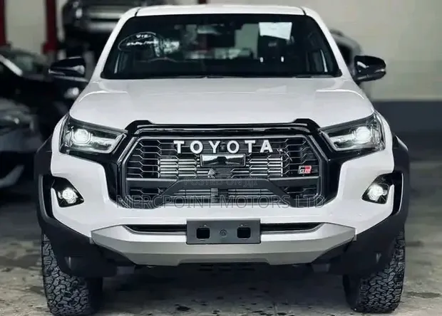 Toyota Hilux 2.8 Diesel 2020 White - 1