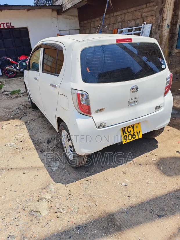 Daihatsu Mira 2012 White - 1
