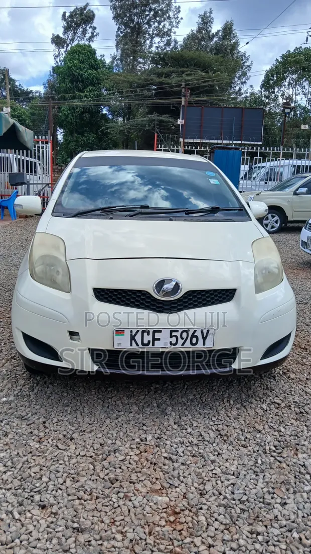 Toyota Vitz 2008 Beige - 1