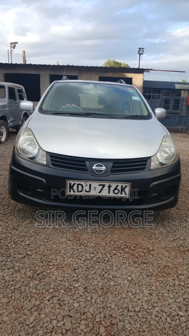 Nissan Advan 2015 Silver - 1