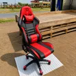 Kiti cha Mchezo cha Boss Office Products Chenye Rangi Nyekundu - 1