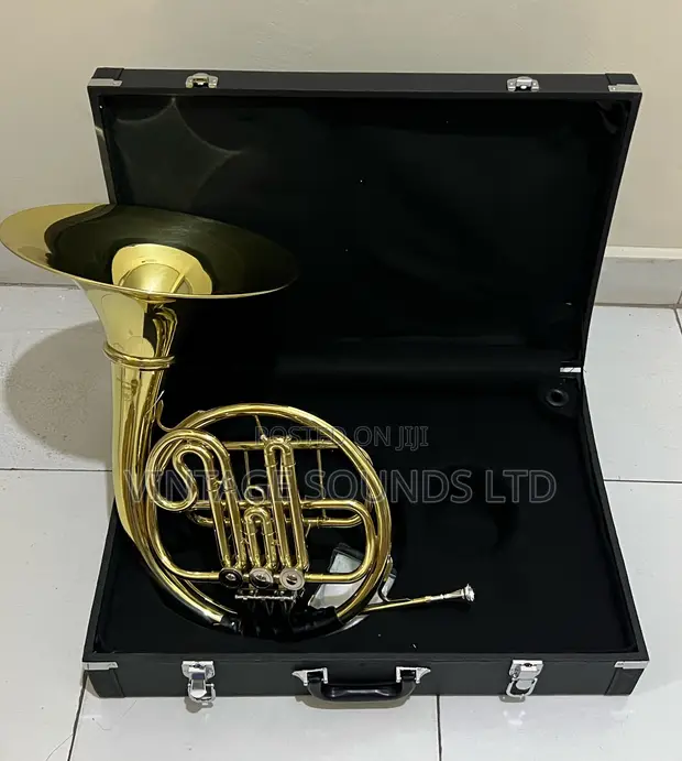 Yamaha Professional Bb French Horn - Concert & School Band - 1