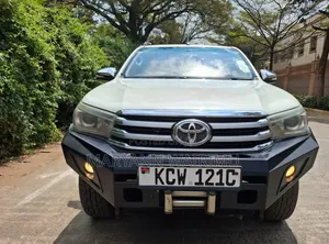 Toyota Hilux Revo Double Cab 2.8 Diesel Automatic 2016 Nyeupe