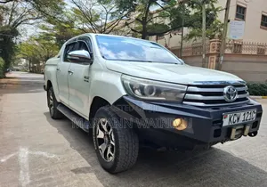 Toyota Hilux Revo Double Cab 2.8 Diesel Automatic 2016 Nyeupe