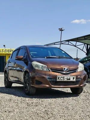 Toyota Vitz 2012 Kahawia