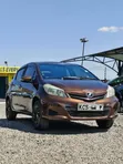 Toyota Vitz 2012 Kahawia - 1