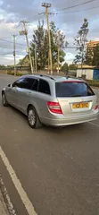 Mercedes-Benz C200 2011 Nyeupe - 4