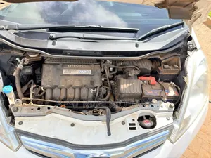 Honda Fit Hybrid 2013
