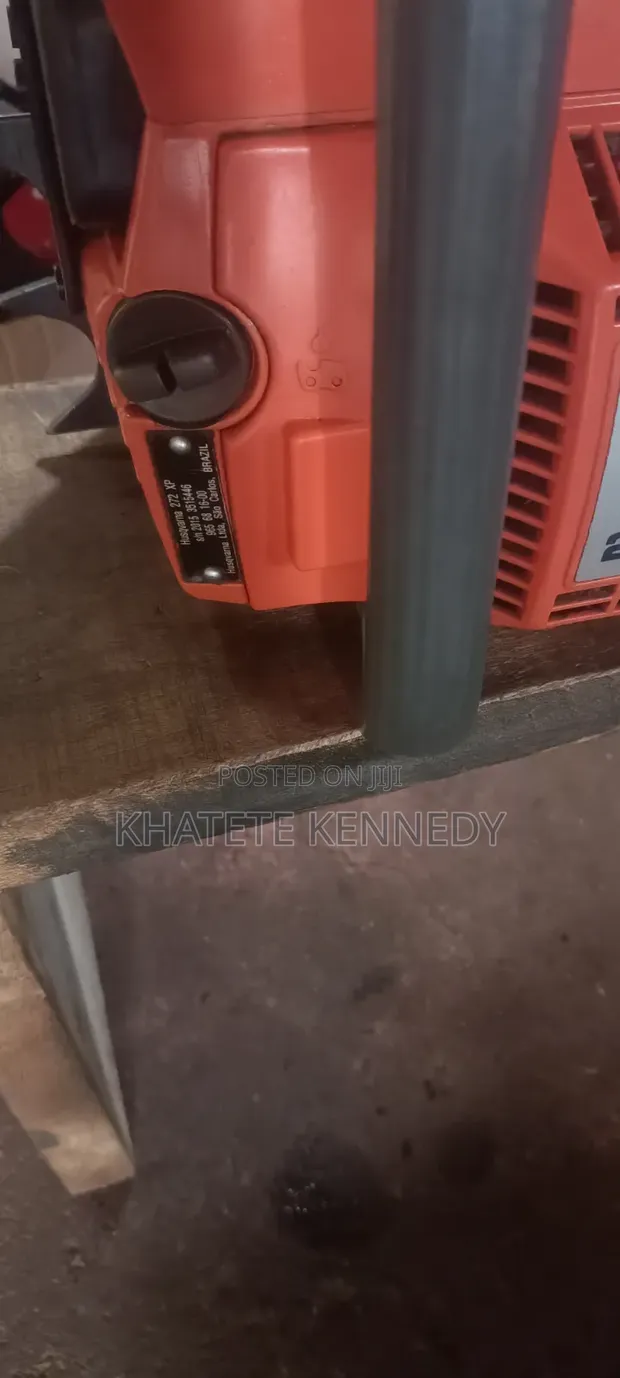 Husqvarna 272XP Chainsaw - 1