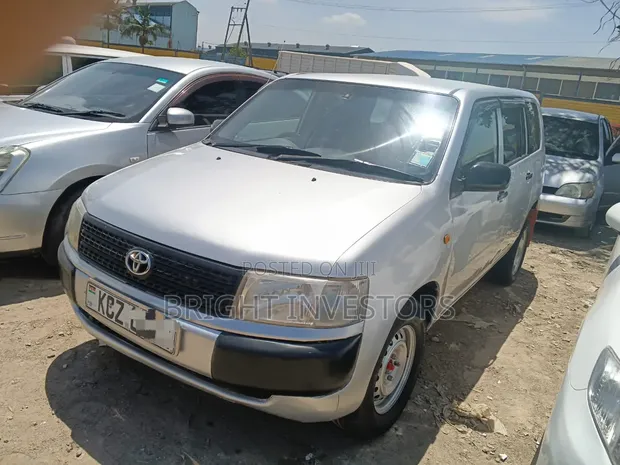 Toyota Probox 2013 Nyeupe - 1
