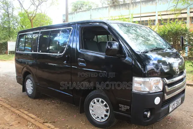 Toyota HiAce GL 2011 - 1