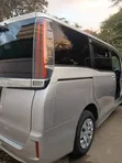 Toyota Noah 2018 Silver - 3