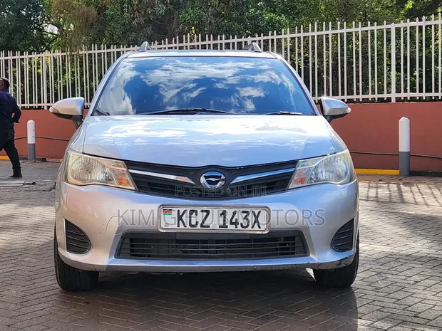 Toyota Corolla Fielder 1.5 Petrol FWD 2013 Silver - 1