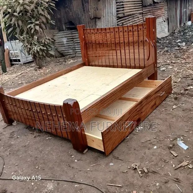 Queen Size Bed - Mahogany - 1