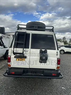 Toyota Land Cruiser 2012 White
