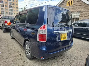 Toyota Noah 2.0 2008 Minivan (8 Seater)