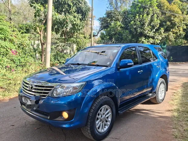 Toyota Fortuner 2012 Blue - 1