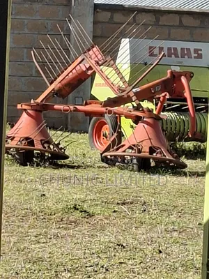 Kikata Nyasi (Hay Tedder) Kilichotumika