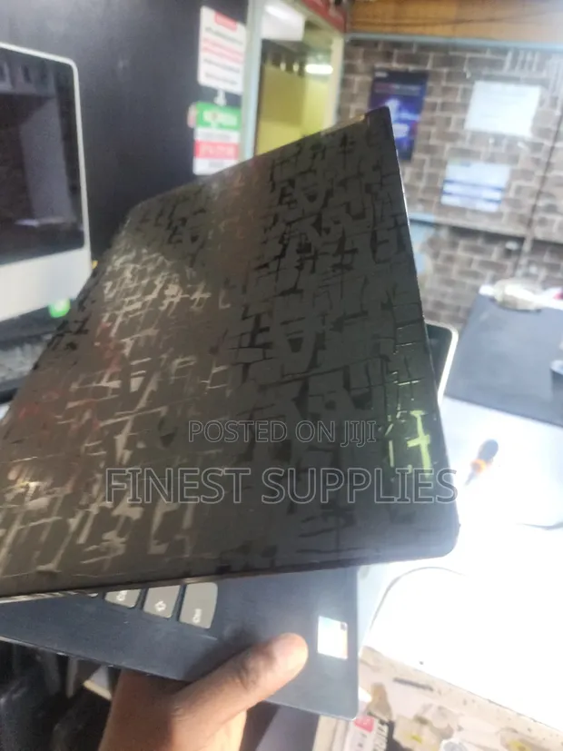 Laptopi ya Lenovo ThinkPad 2 4GB RAM, 250GB HDD - 1