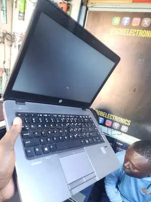Laptop HP 14-ep0063 4GB RAM Intel Pentium 160GB HDD