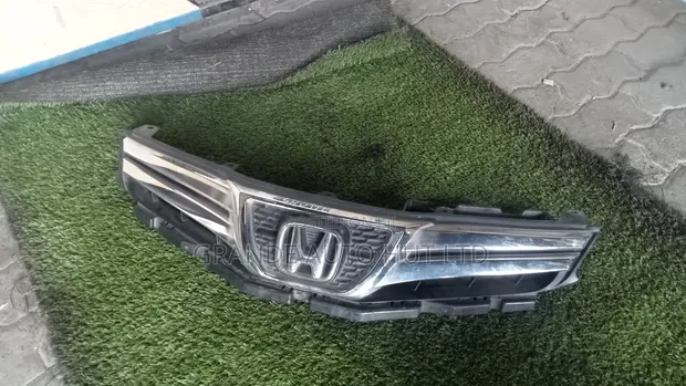 Honda Fit Shuttle Grille (Used) - 1