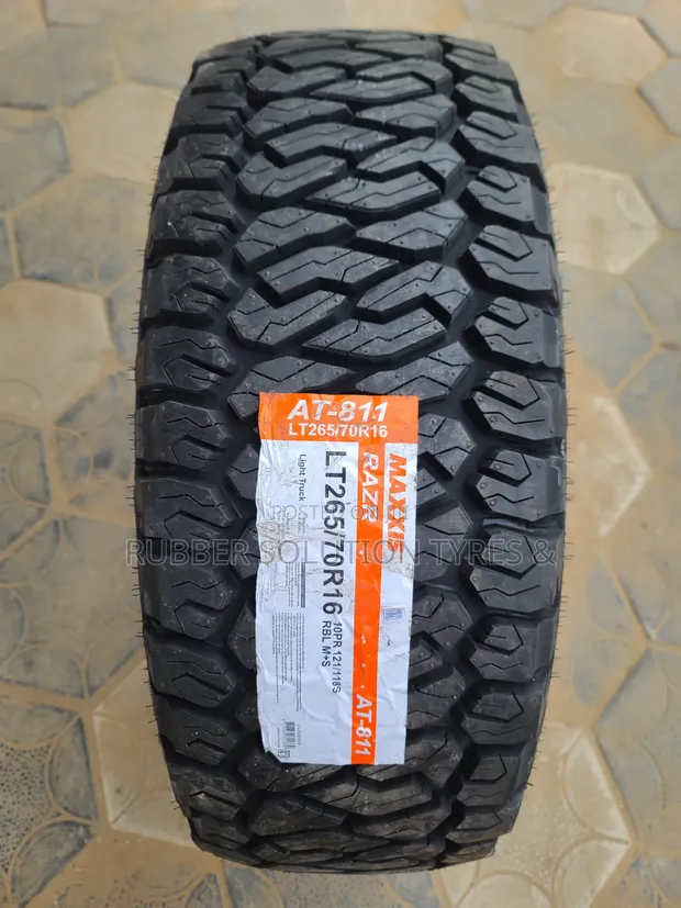 Maxxis Razr AT-811 All-Terrain 265/70 R16 Tires (10PR) - 1