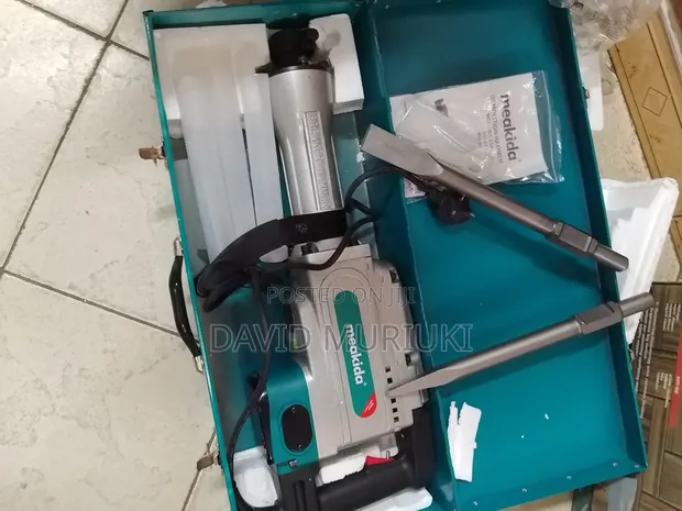 Meakida 2200W Construction Breaker - 1