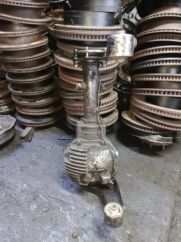Mitsubishi Pajero Old Model Differential ya Mbele - 1