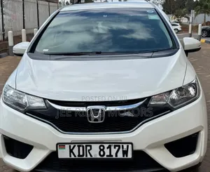Honda Fit Hybrid 2017 Ivory