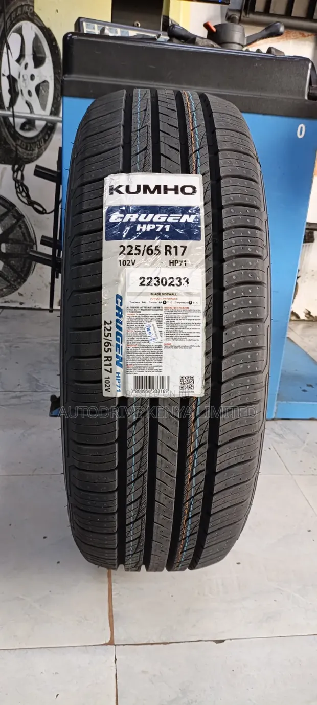 Kumho Crugen HP71 225/65R17 102V Tire - 1