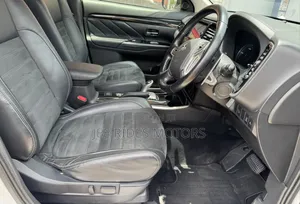 Mitsubishi Outlander PHEV 2016 Ivory