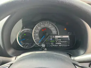 Toyota Vitz 1.5 FWD Hybrid 2019 White