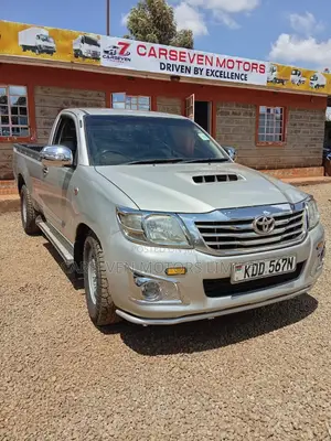 Toyota Hilux 2014 Nyeupe