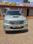 Toyota Hilux 2014 Silver - 2