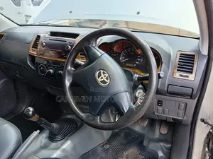 Toyota Hilux 2014 Silver