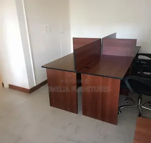 4-Way Workstation with Conference Seats