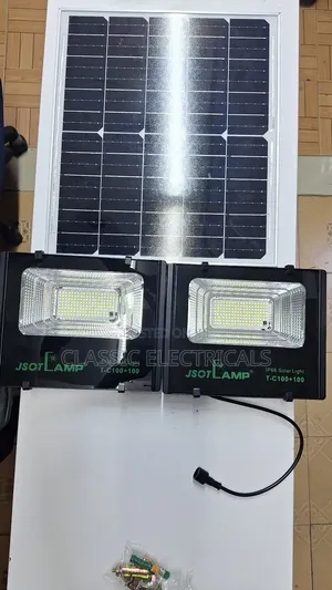 100 + 100 Solar Flood Lights