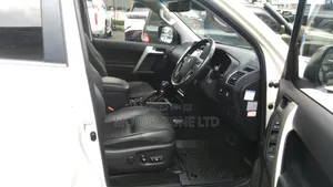 Toyota Land Cruiser Prado 2019 Nyeupe